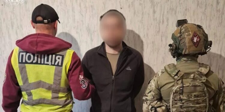 Здійснив не менше 23 пострілів – у Києві військовому оголосили підозру за замах на директора медцентру