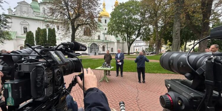 Польща не блокуватиме відкриття переговорних кластерів про вступ України до ЄС – Сікорський