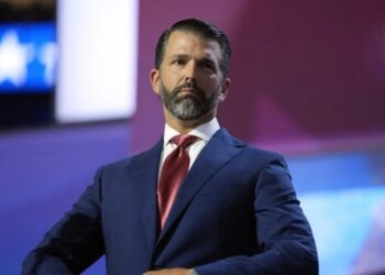 Трампа-молодшого хочуть допитати через гроші на весілля від олігарха зі зв'язками з путіним