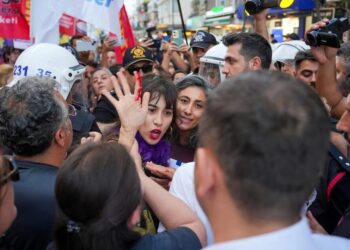 У Туреччині затримали щонайменше 150 людей на протесті проти арештів представників ЛГБТК+