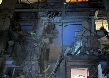 Ворог атакував авіабомбою багатоповерхівку в Сумах, під завалами можуть бути люди – ОВА