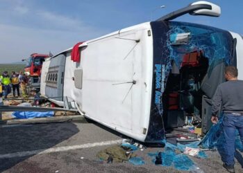 У Туреччині автобус зіткнувся з вантажівкою та перекинувся – 11 загиблих і 27 постраждалих
