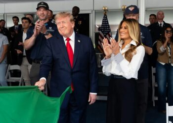 Меланія попросила Трампа більше не танцювати на сцені