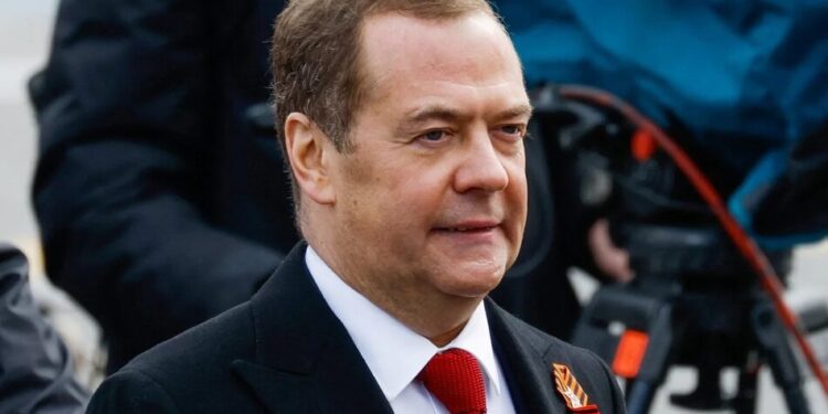 "Їх Starlink посипляться вниз, як іграшки із ялинки": у рф пригрозили космічною війною у разі блокування "Рассвета"