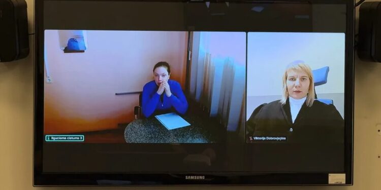 У Латвії проросійську активістку засудили до шести років за донат для армії рф