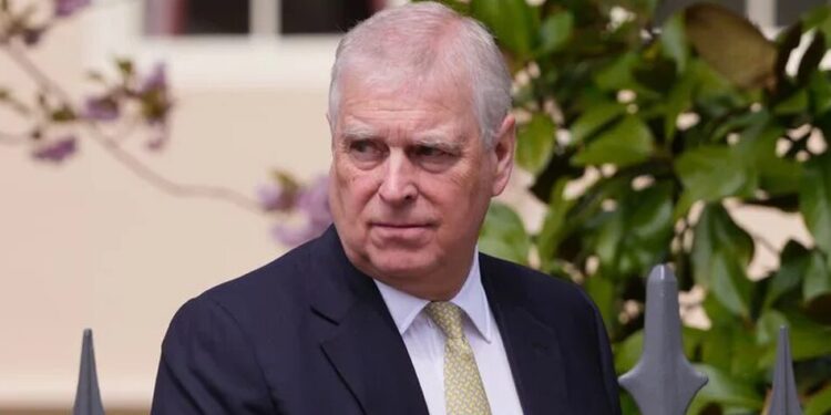 Експринц Ендрю отримав £302 тисячі компенсації за відмову від оренди королівської резиденції