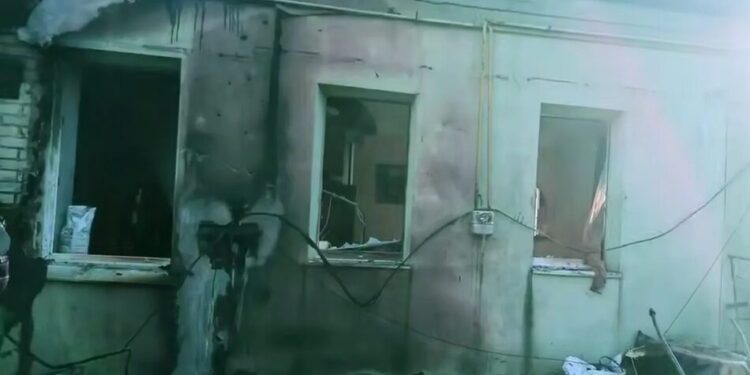 Удар по продовольчому магазину під Харковом забрав життя 3 людей, серед 7 поранених є дитина