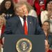 "Я можу говорити найдурніші речі, а ви аплодуєте": Трамп здивував заявою про власні виступи