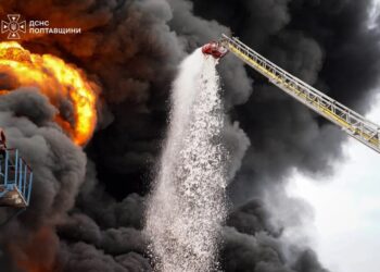 Понад чверть мільйона українців без світла через удари рф, ситуація складна – Зеленський
