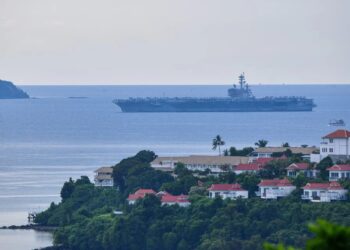 Авіаносець США прибув до курортного Пхукета: майже 5 тис. військових зійдуть на берег, місцева влада оцінює прибутки