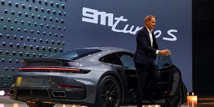 Ставка на розкіш та скорочення витрат – Porsche перебудує бізнес, готуючись до епохи зниження продажів