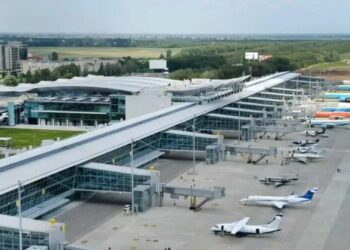 Україна готується відновити польоти, але вітчизняні авіакомпанії можуть не дочекатися