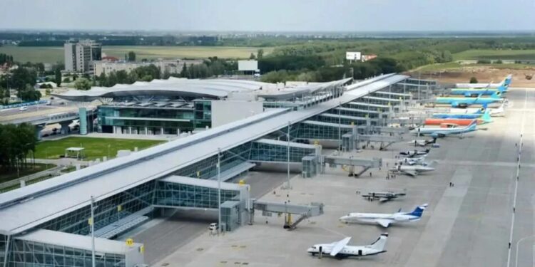 Україна готується відновити польоти, але вітчизняні авіакомпанії можуть не дочекатися