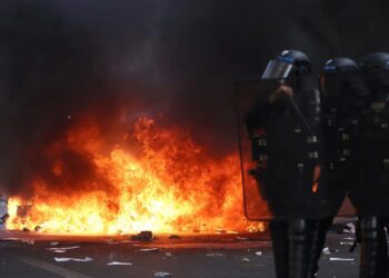Протести у французьких школах призвели до найбільшої кількості постраждалих за десятиліття