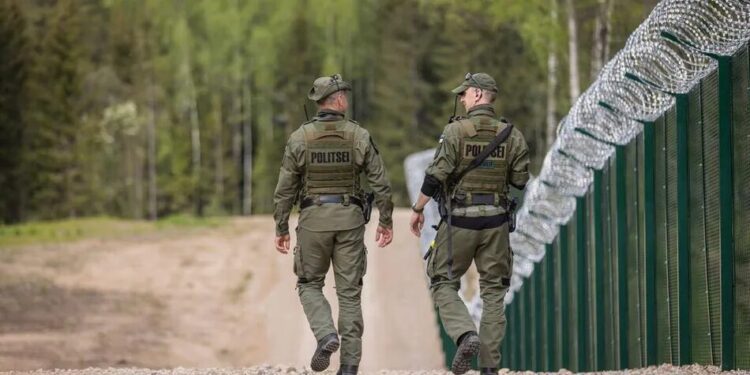 Естонія переміщує війська ближче до кордону з рф і готується до можливого конфлікту – FT
