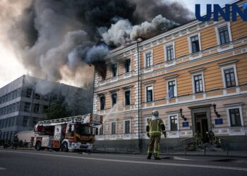 Посольства можуть евакуювати з Києва до Львова або Польщі – ЗМІ назвали умову