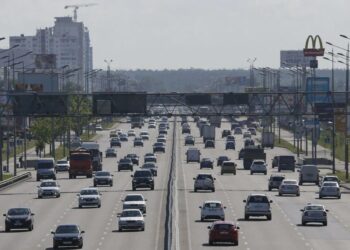 МВС пояснило, як діяти під час атаки в дорозі та де ховатися