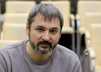 Ексдиректор Молодого театру Білоус, підозрюваний у сексуальному насильстві щодо студенток, вийшов із СІЗО – адвокати