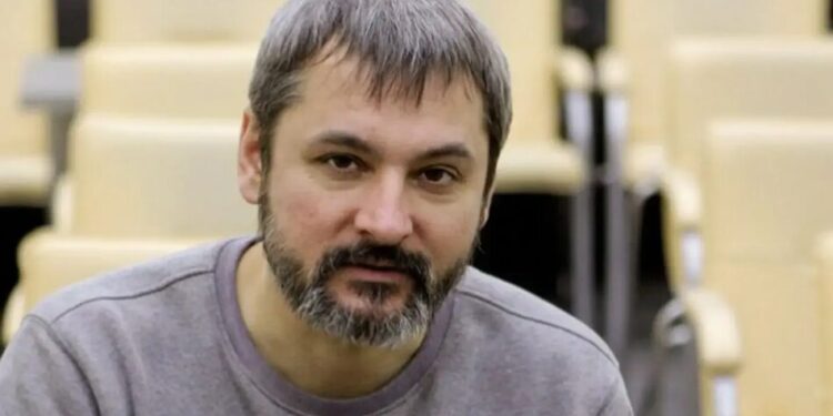 Ексдиректор Молодого театру Білоус, підозрюваний у сексуальному насильстві щодо студенток, вийшов із СІЗО – адвокати
