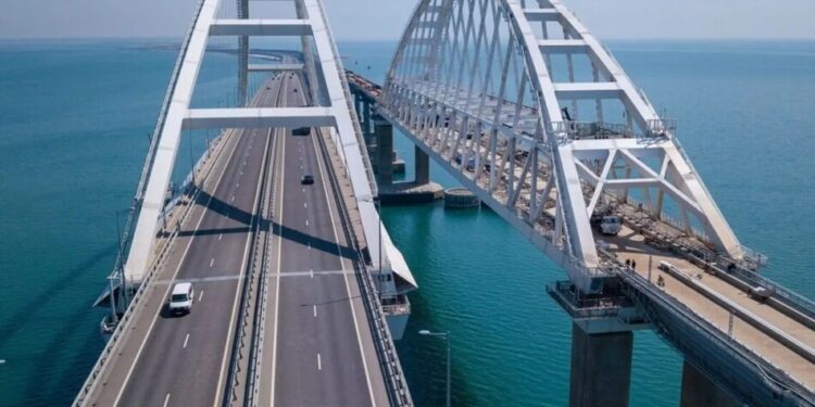 Чому порівняння ударів по мостах у Києві та Кримському мосту є хибним: роз'яснення ЦПД