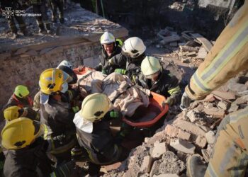 У Прилуках з-під завалів деблокували тіло ще однієї дитини, кількість жертв зросла до 19