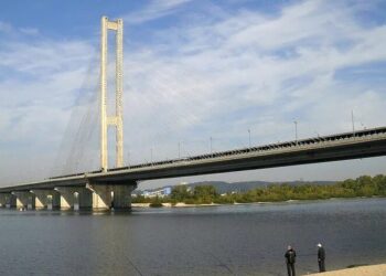 Метрополітен готовий відновити рух Південним мостом під час "жовтої" тривоги – мер Києва назвав умову