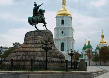 Ми залишаємося в Києві – посольства низки країн ЄС в Україні відреагували на російські погрози