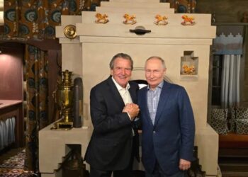 путін відсвяткував день народження із Шредером біля печі та з самоваром