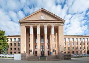 Відкати через благодійні фонди: БЕБ розслідує оборудку на закупівлі медобладнання, в якій фігурує НМУ ім.Богомольця