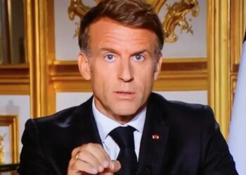 російський удар по Дніпру: Макрон закликав до "тривалого миру"