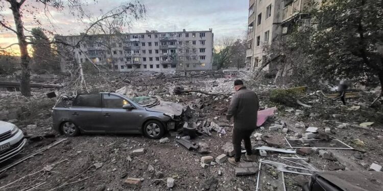 Ракетна атака на Кременчук: уражено житлові будинки та підприємство