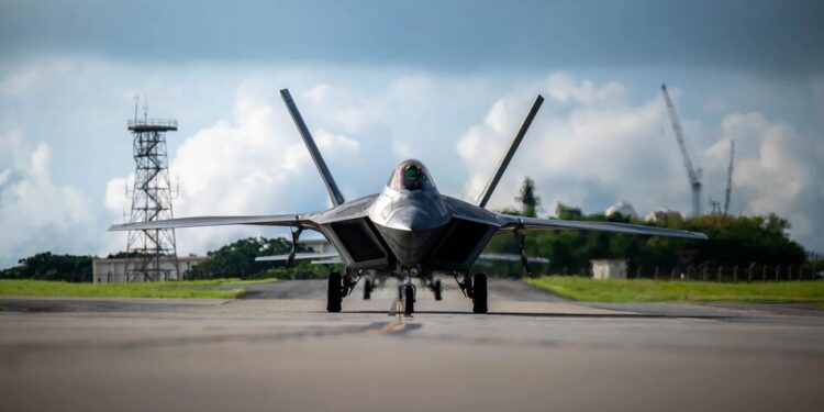 США на одній з найбільших військових баз за кордоном заборонили китайські BYD