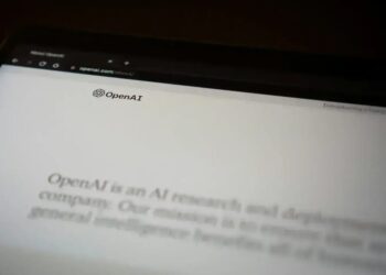 ШІ-гігант OpenAI провів серію звільнень за порушення з "конфіденційними даними"