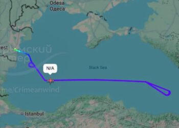 Американський літак-розвідник патрулює Чорне море та стежить за об'єктами аж до узбережжя росії