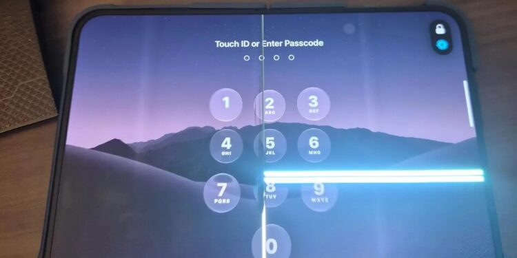 iPhone Duo за $1999 у центрі уваги через тріщини за кілька днів після релізу – чи є реакція Apple