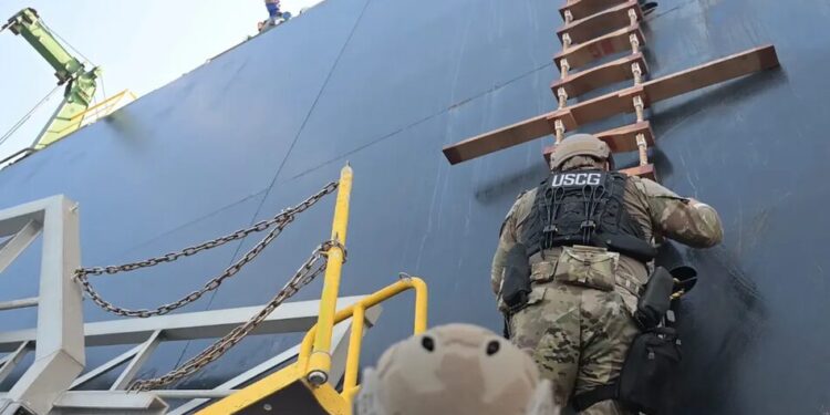 Хакери отримали доступ до системи руху нафтового супертанкера біля узбережжя США