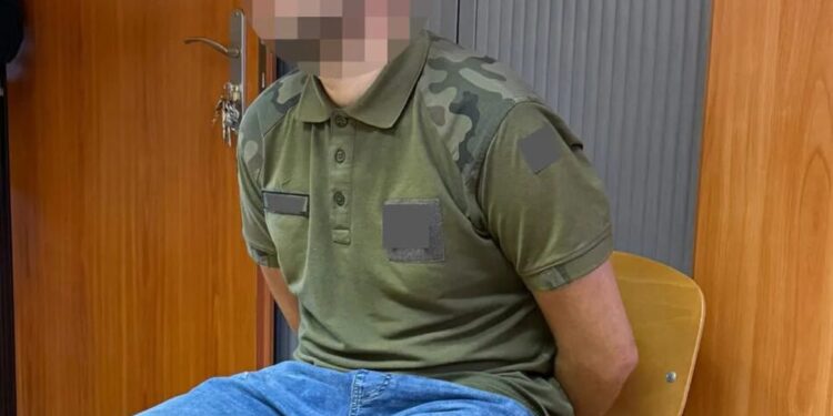 У Польщі чоловік напав з ножем на двох українців в автобусі через їхню національність