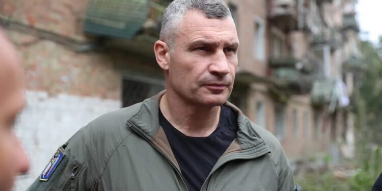 Київ переходить у режим виживання – Кличко закликав мешканців виїжджати за межі столиці