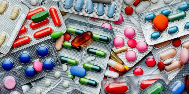 Може допомогти у фармацевтиці: Нобелівську премію з хімії 2026 року присудили за пов'язані з гомохіральністю відкриття