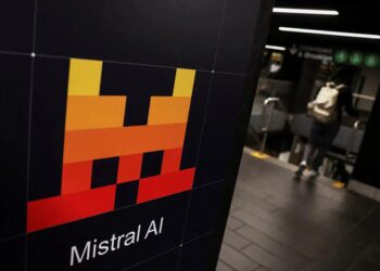 Французька компанія Mistral випустила нову модель ШІ і заявила – перевершує деякі китайські аналоги