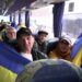 Евакуйовані з окупованих Олешок перетнули кордон України – Зеленський показав відео