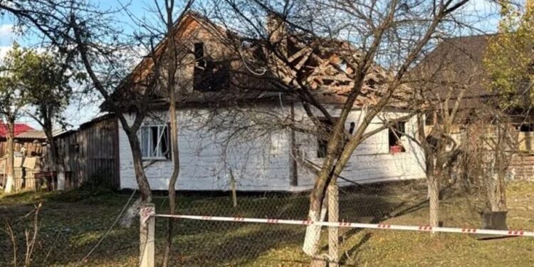 Багатодітна родина постраждала у результаті ворожої атаки на Рівненщині, чотирьох дітей госпіталізували