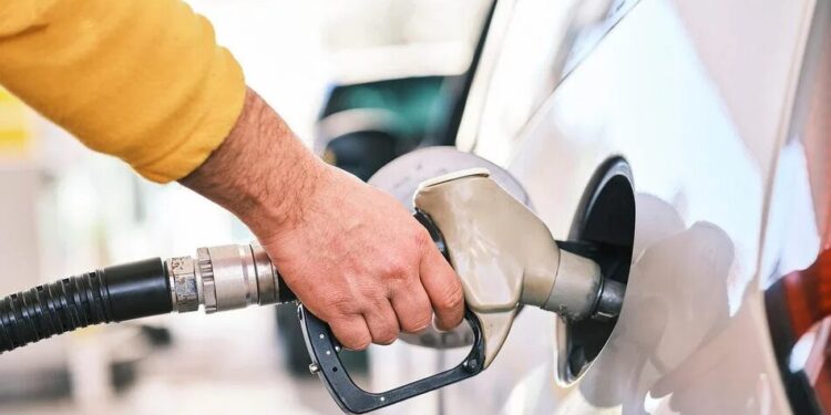 Автогаз стрімко дорожчає, дизель перетнув позначку в 100 грн: що відбувається з цінами на пальне