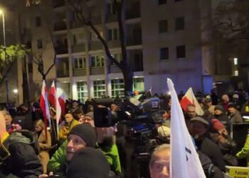 У Польщі розгорівся конфлікт навколо Конституційного трибуналу – люди вийшли на протест