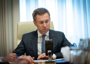 Збитки від атак рф наблизилися до $8 млрд, йде менше податків – Прем'єр